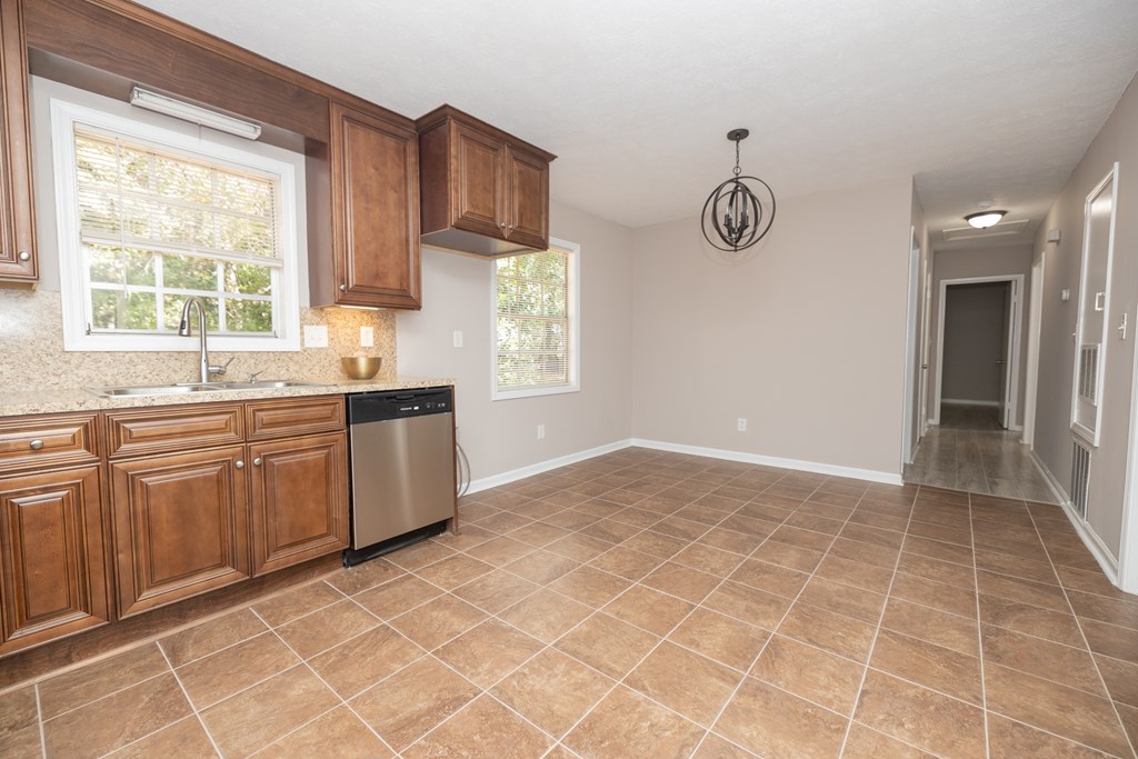 6136 Raleigh Court Columbus, GA 31909 - Photo 11 of 26 Gallery Image 11