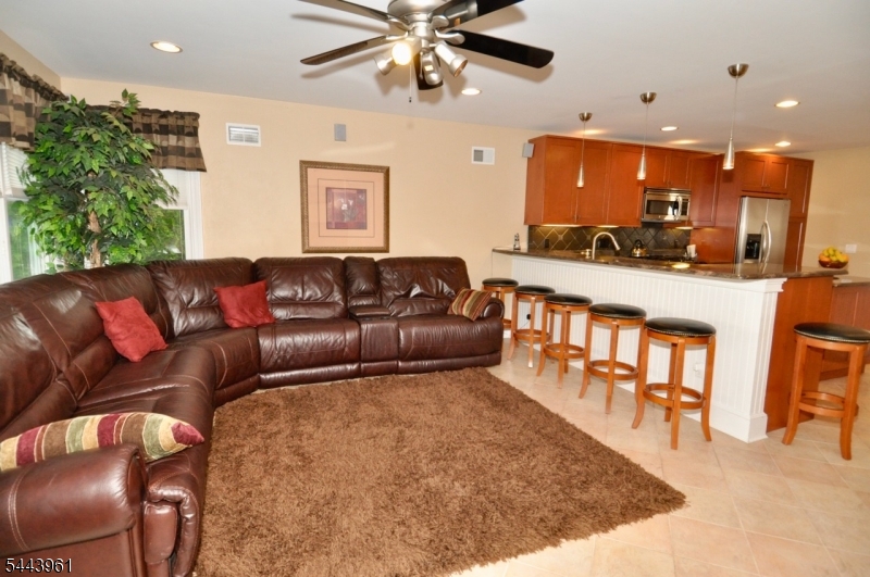 44 Winchester Road Livingston, NJ 07039 - Photo 5 of 18
