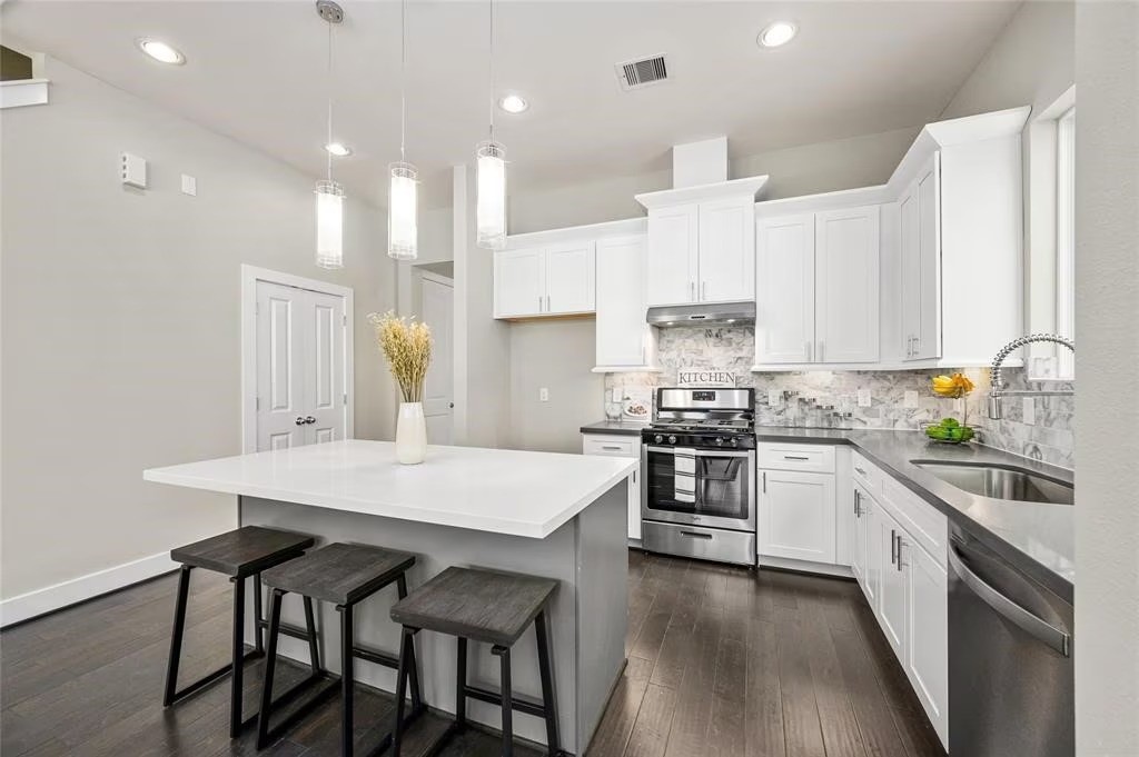 105 West Whitney Street, Unit B Houston, TX 77018 - Photo 8 of 11