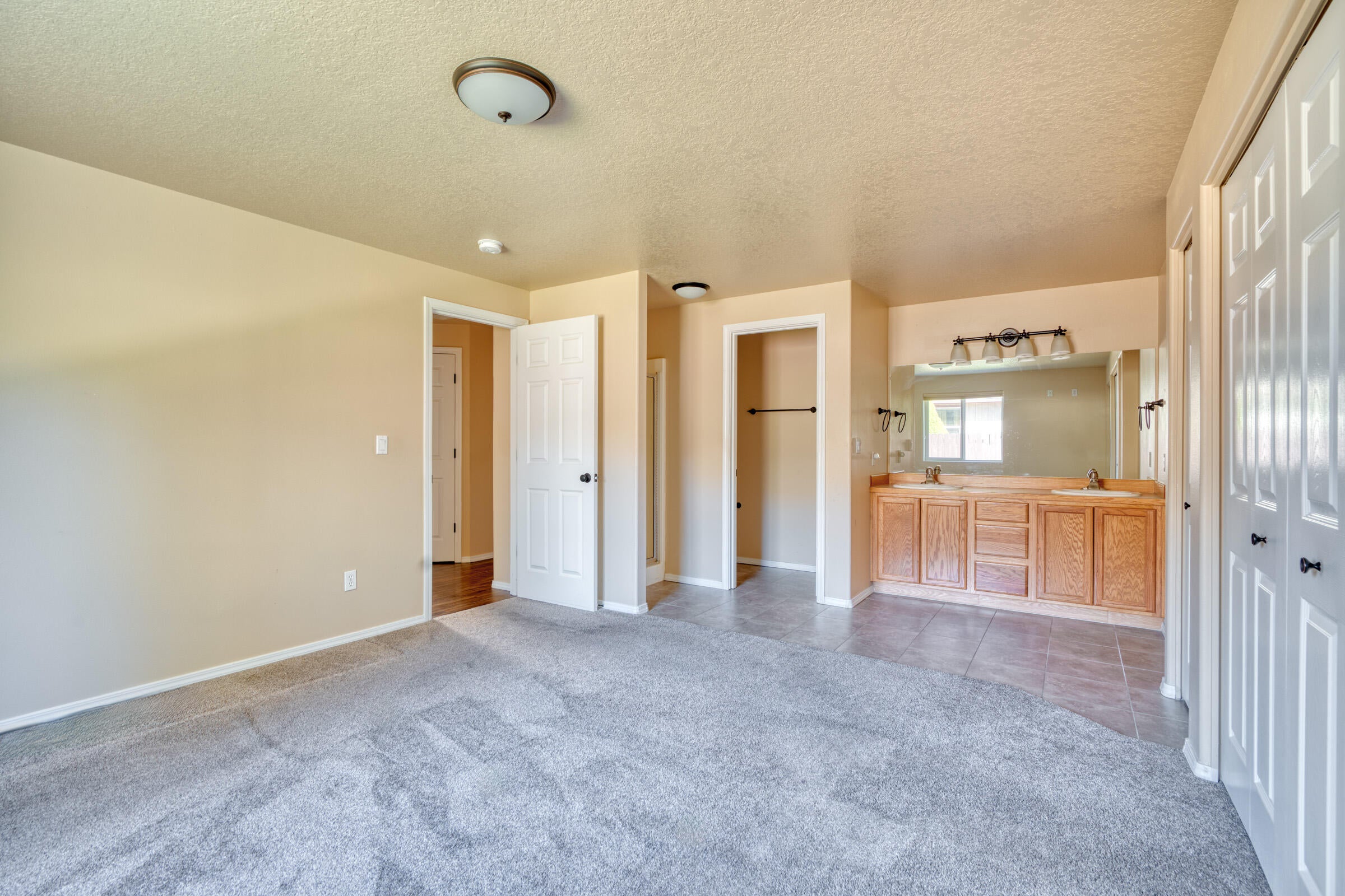 1933 Southwest 35th Place Redmond, OR 97756 - Photo 12 of 27 106_1933 SW 35th_Pro Property Photos_Ben