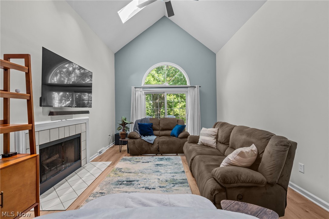 73 Lethbridge Lane Akron, OH 44321 - Photo 8 of 44 Great Rm with palladium window & slider to deck