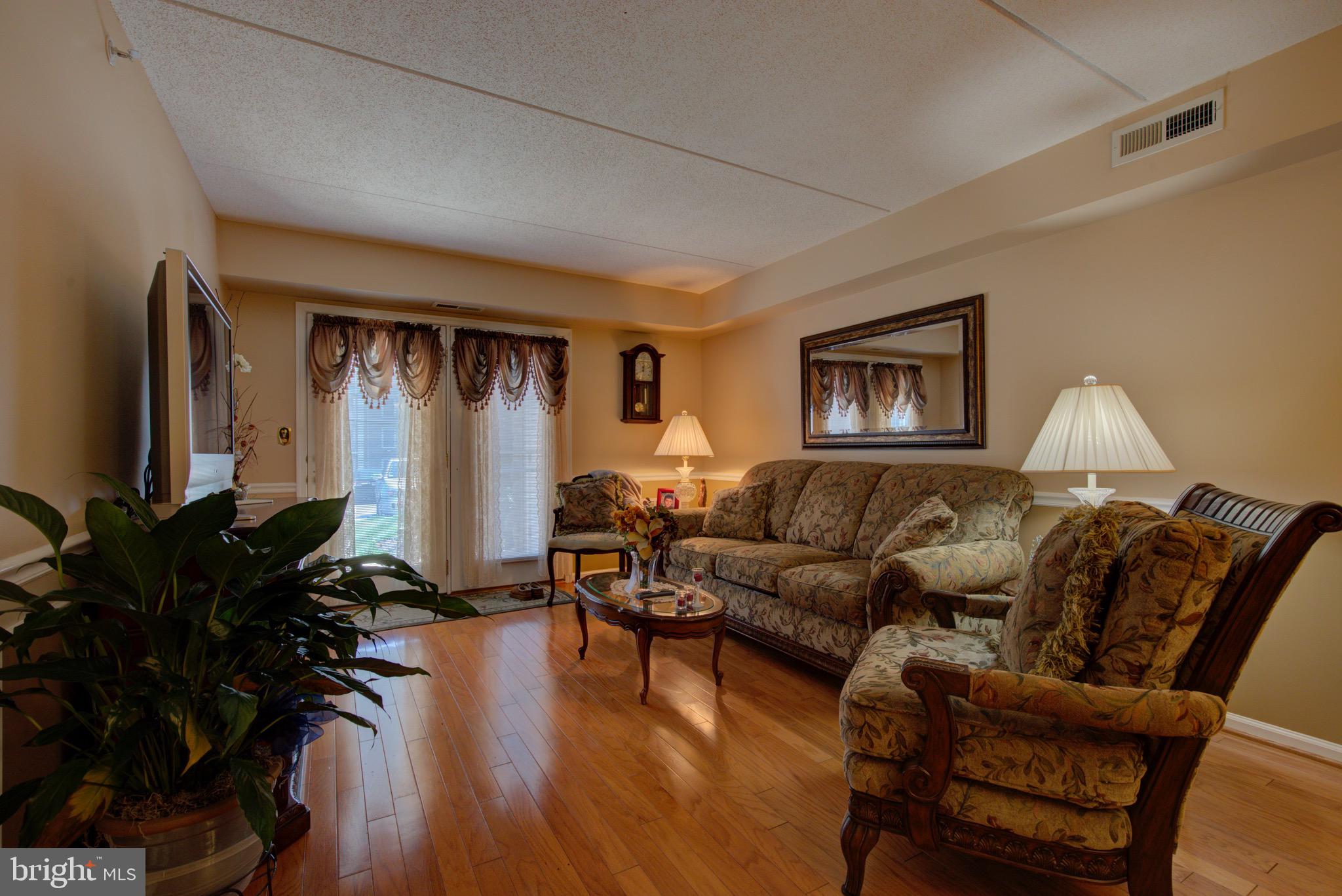 606 Brandon Road Norristown, PA 19403 - Photo 6 of 32 Gallery Image 6