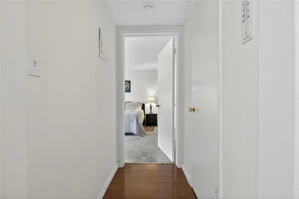 $399,900 | 5429 Newcastle Avenue, Unit 204, Encino, CA 91316