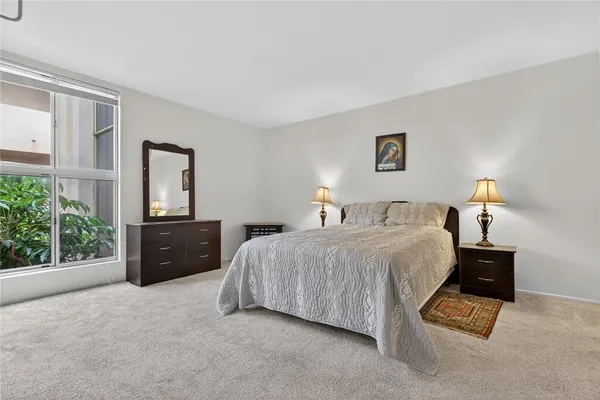 $399,900 | 5429 Newcastle Avenue, Unit 204, Encino, CA 91316