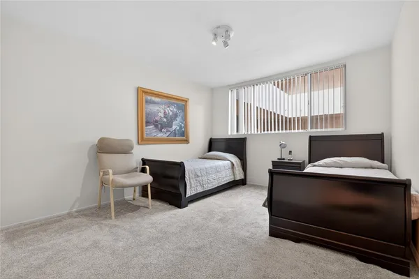 $399,900 | 5429 Newcastle Avenue, Unit 204, Encino, CA 91316