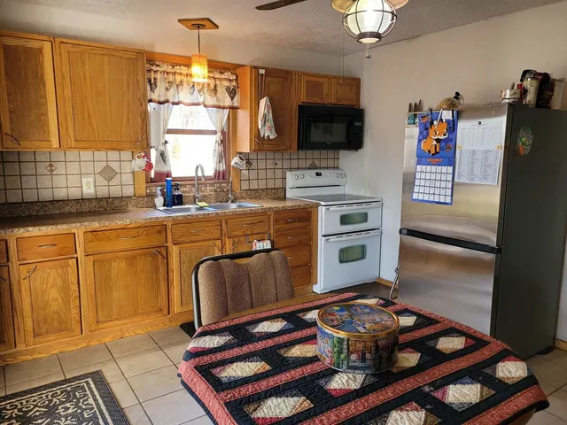 $189,900 | 5531 North Hickory Lane, Bonnie, IL 62816