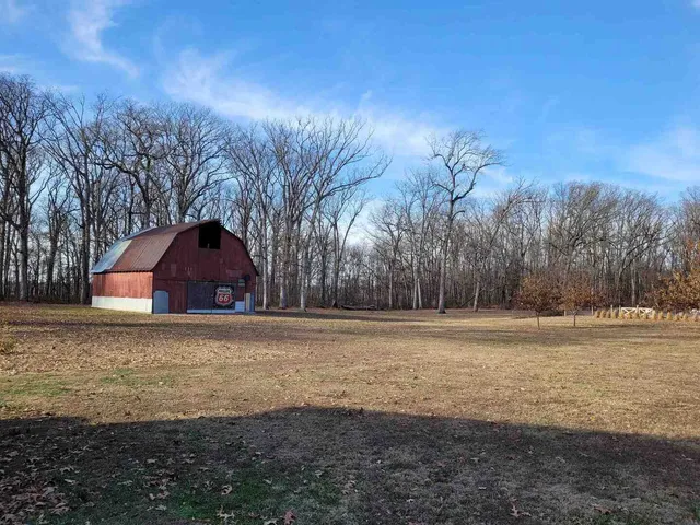 $189,900 | 5531 North Hickory Lane, Bonnie, IL 62816