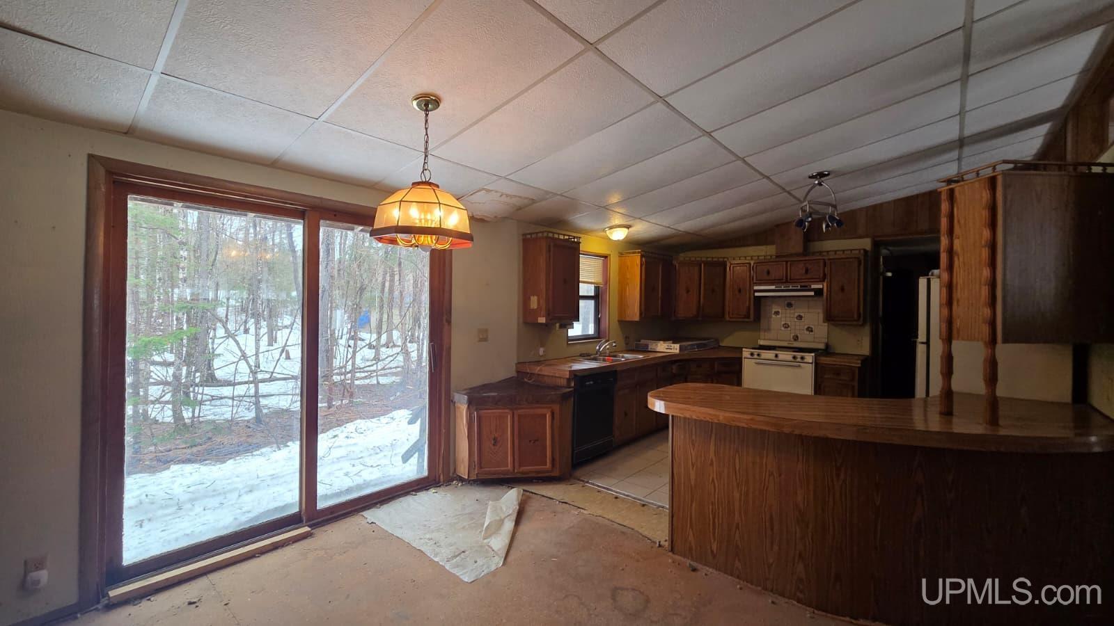 7122 Maple Grove Road Munising, MI 49862 - Photo 7 of 44
