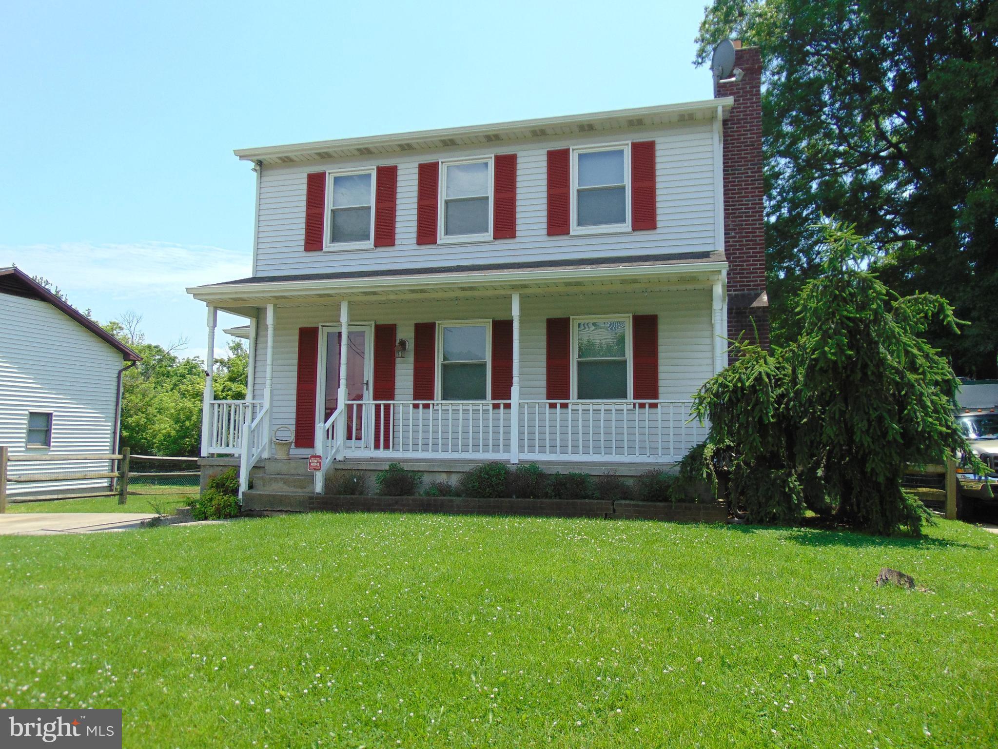 8411 Berkfield Road Baltimore, MD 21237 - Photo 1 of 23 Porch front Colonial