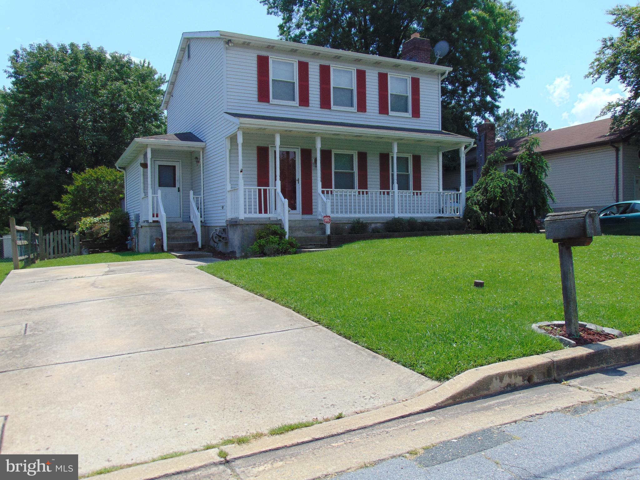 8411 Berkfield Road Baltimore, MD 21237 - Photo 2 of 23 Side entrance from Driveway to the kitchen