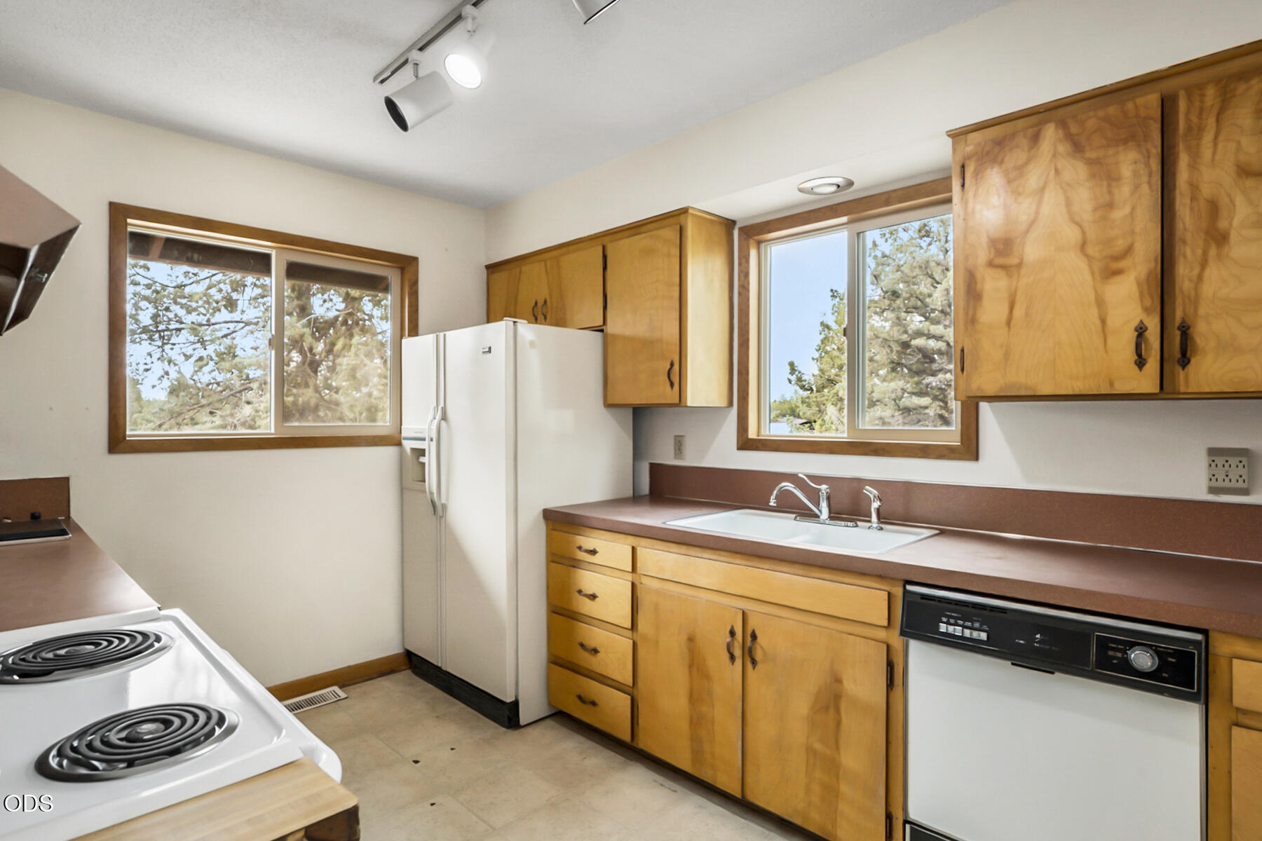 22305 Neff Road Bend, OR 97701 - Photo 20 of 55