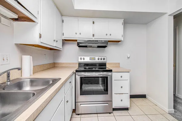 $120,000 | 742 West Kilgore Road, Unit 108, Kalamazoo, MI 49008