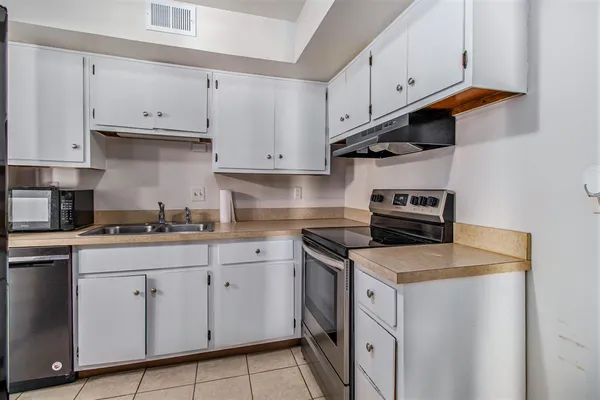 $120,000 | 742 West Kilgore Road, Unit 108, Kalamazoo, MI 49008