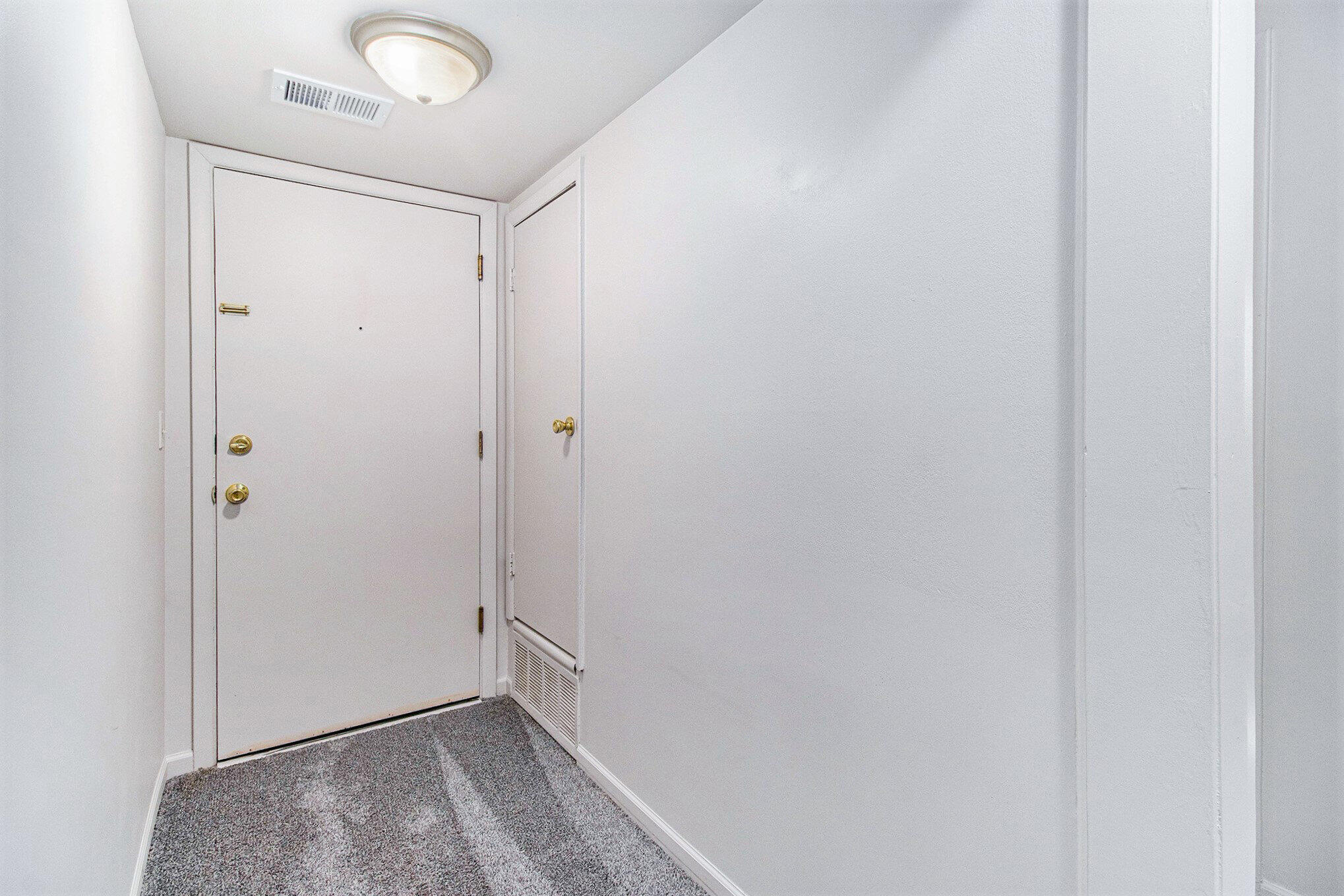 742 West Kilgore Road, Unit 108 Kalamazoo, MI 49008 - Photo 4 of 28 003_img_4900img_4900_49