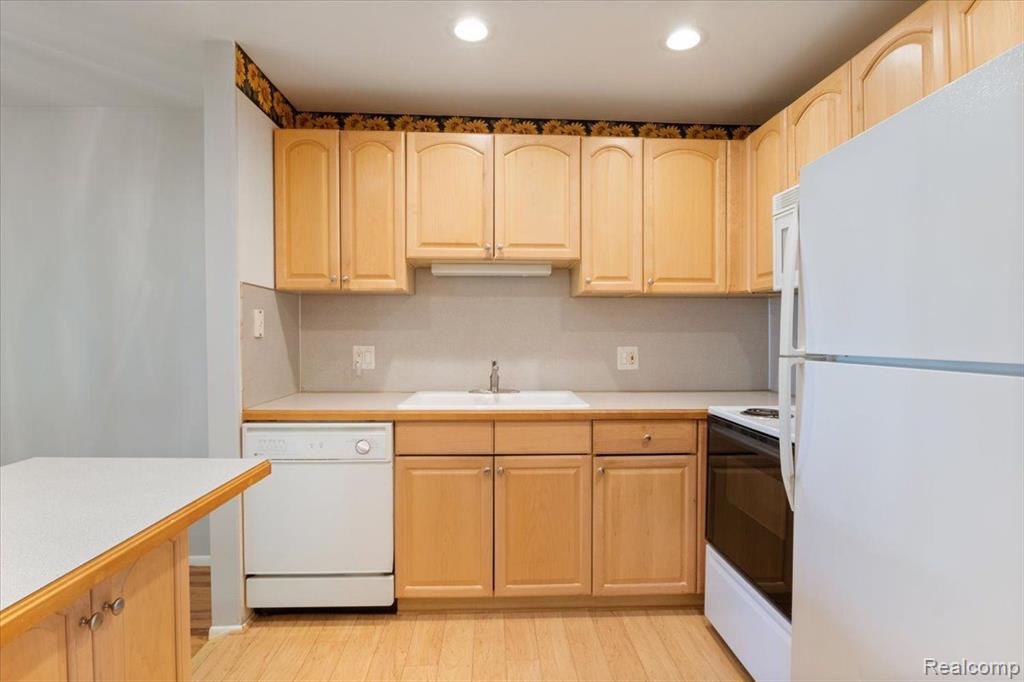 29550 Hoover Road Warren, MI 48093 - Photo 10 of 23