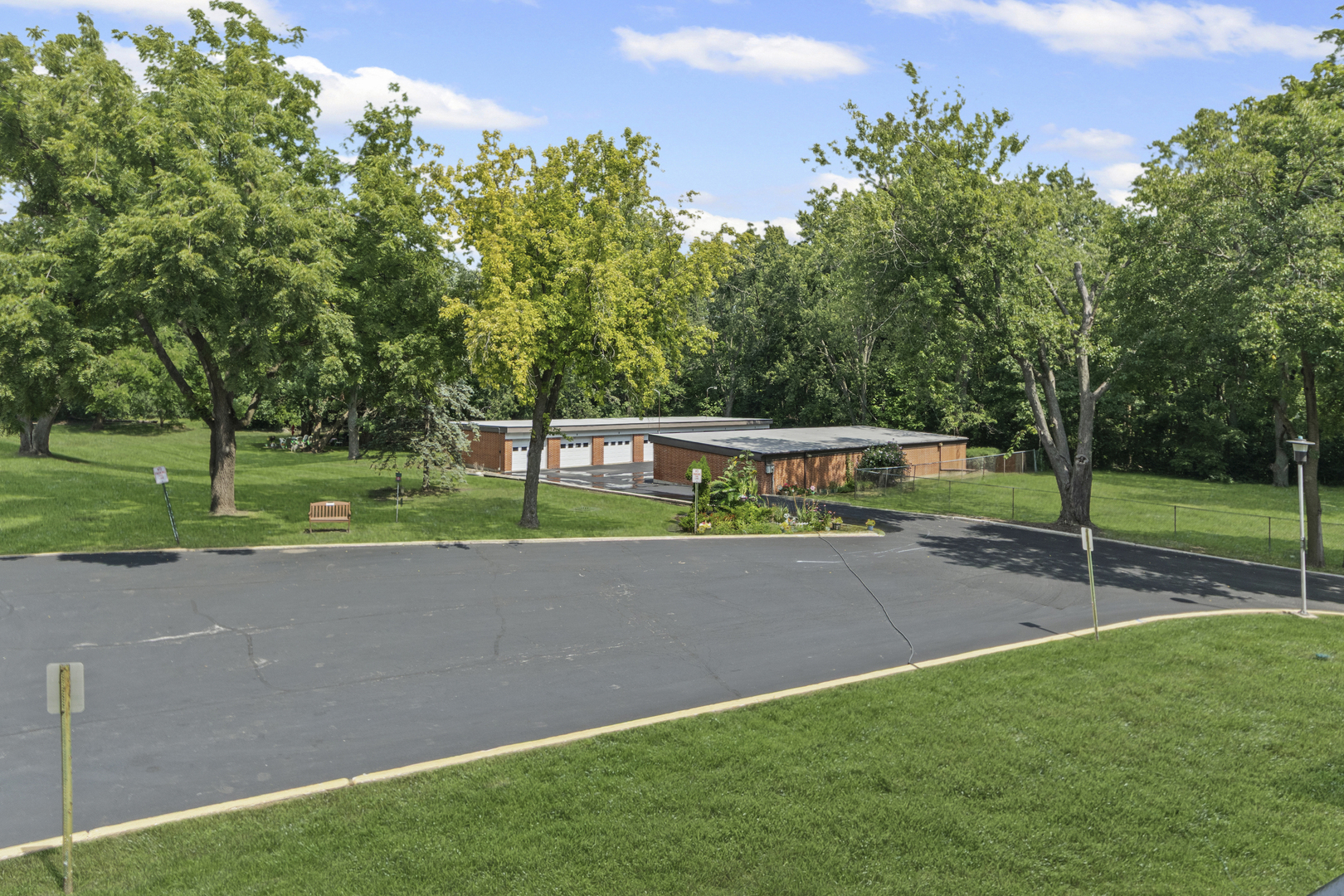 940 Holbrook Road, Unit 8B Homewood, IL 60430 - Photo 5 of 20 a view of a park with large trees