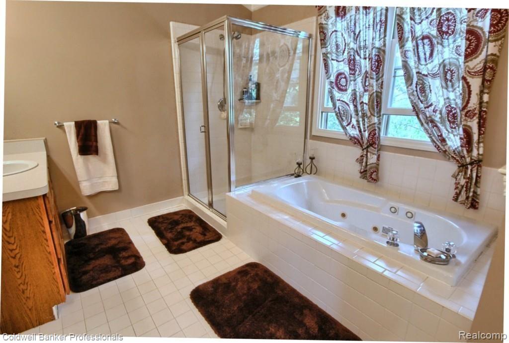 46462 Inverness Road Canton, MI 48188 - Photo 24 of 32 Master Bath, Pic. #2