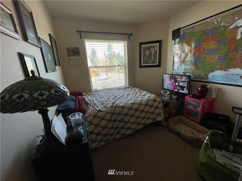 18347 121st Place Southeast Renton, WA 98058 - Photo 10 of 12 Gallery Image 10