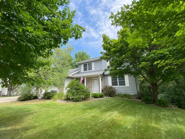 $489,900 | 340 Perry Court, Zumbrota, MN 55992