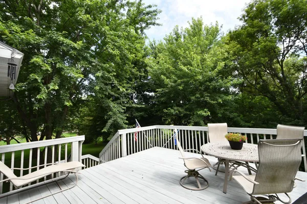 $489,900 | 340 Perry Court, Zumbrota, MN 55992