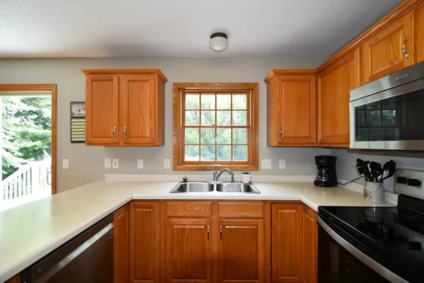 $489,900 | 340 Perry Court, Zumbrota, MN 55992