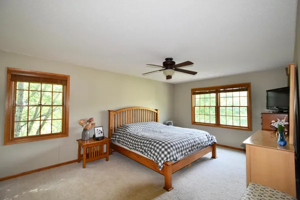 $489,900 | 340 Perry Court, Zumbrota, MN 55992