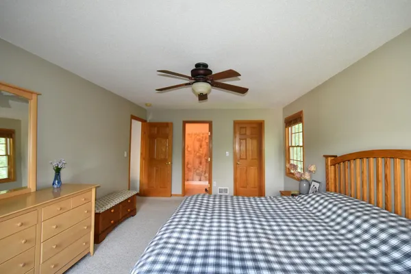 $489,900 | 340 Perry Court, Zumbrota, MN 55992