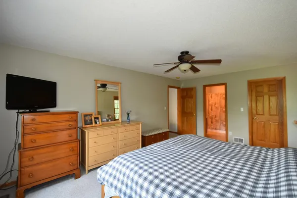 $489,900 | 340 Perry Court, Zumbrota, MN 55992