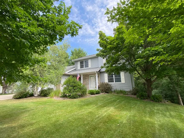 $489,900 | 340 Perry Court, Zumbrota, MN 55992