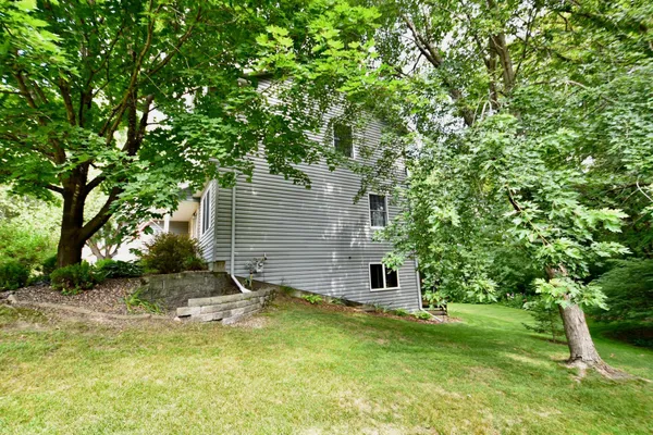 $489,900 | 340 Perry Court, Zumbrota, MN 55992