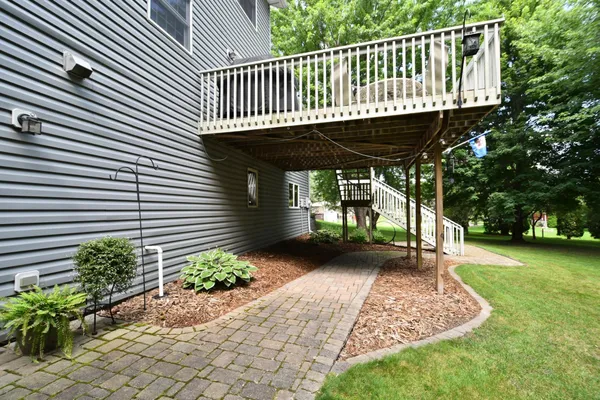 $489,900 | 340 Perry Court, Zumbrota, MN 55992