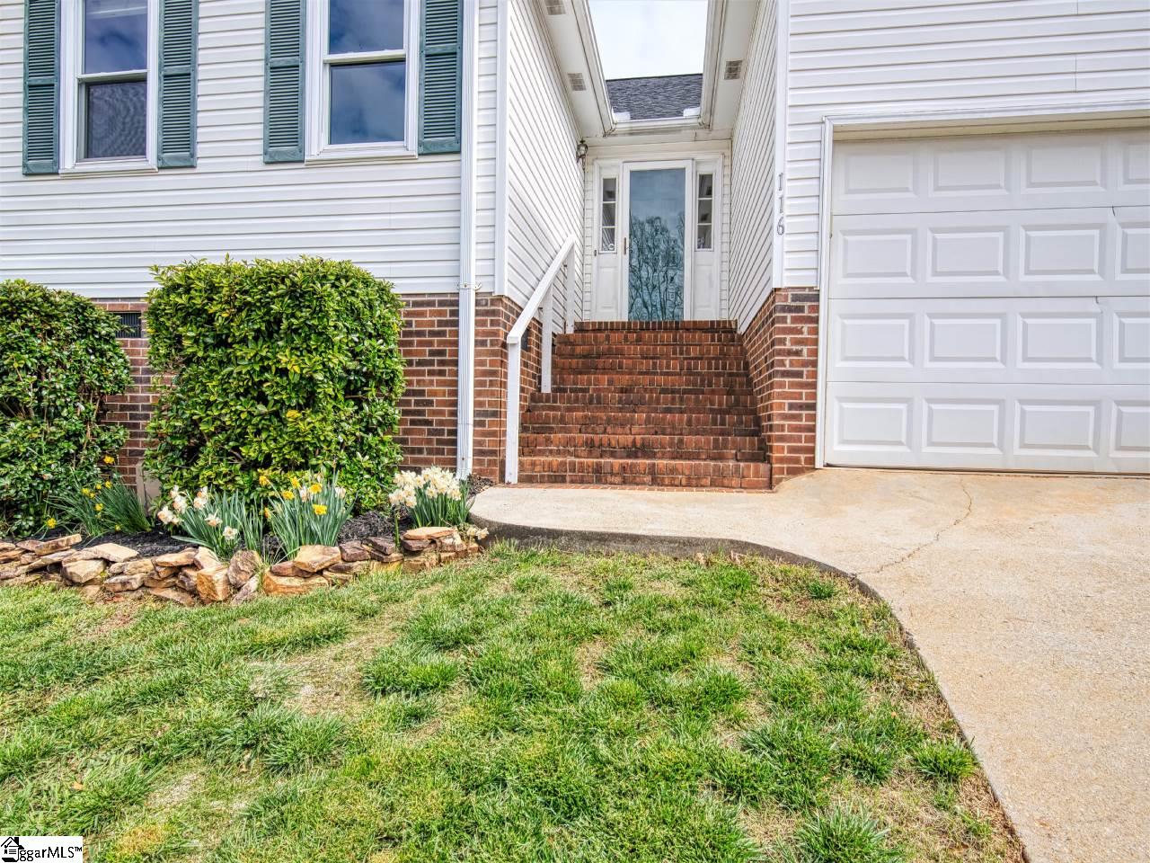 116 Cedar Ridge Lane Simpsonville, SC 29681 - Photo 2 of 24 Gallery Image 2