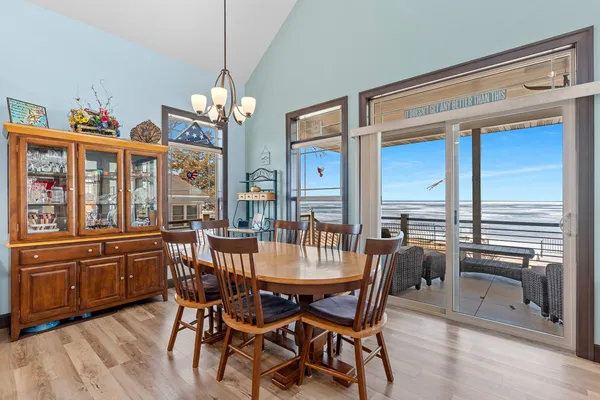 $899,900 | 4813 Edgewater Beach Road, Green Bay, WI 54311