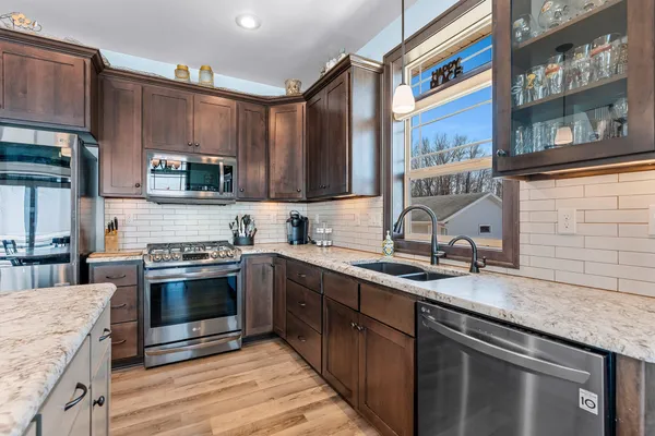 $899,900 | 4813 Edgewater Beach Road, Green Bay, WI 54311
