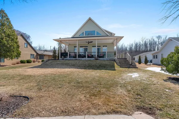 $899,900 | 4813 Edgewater Beach Road, Green Bay, WI 54311