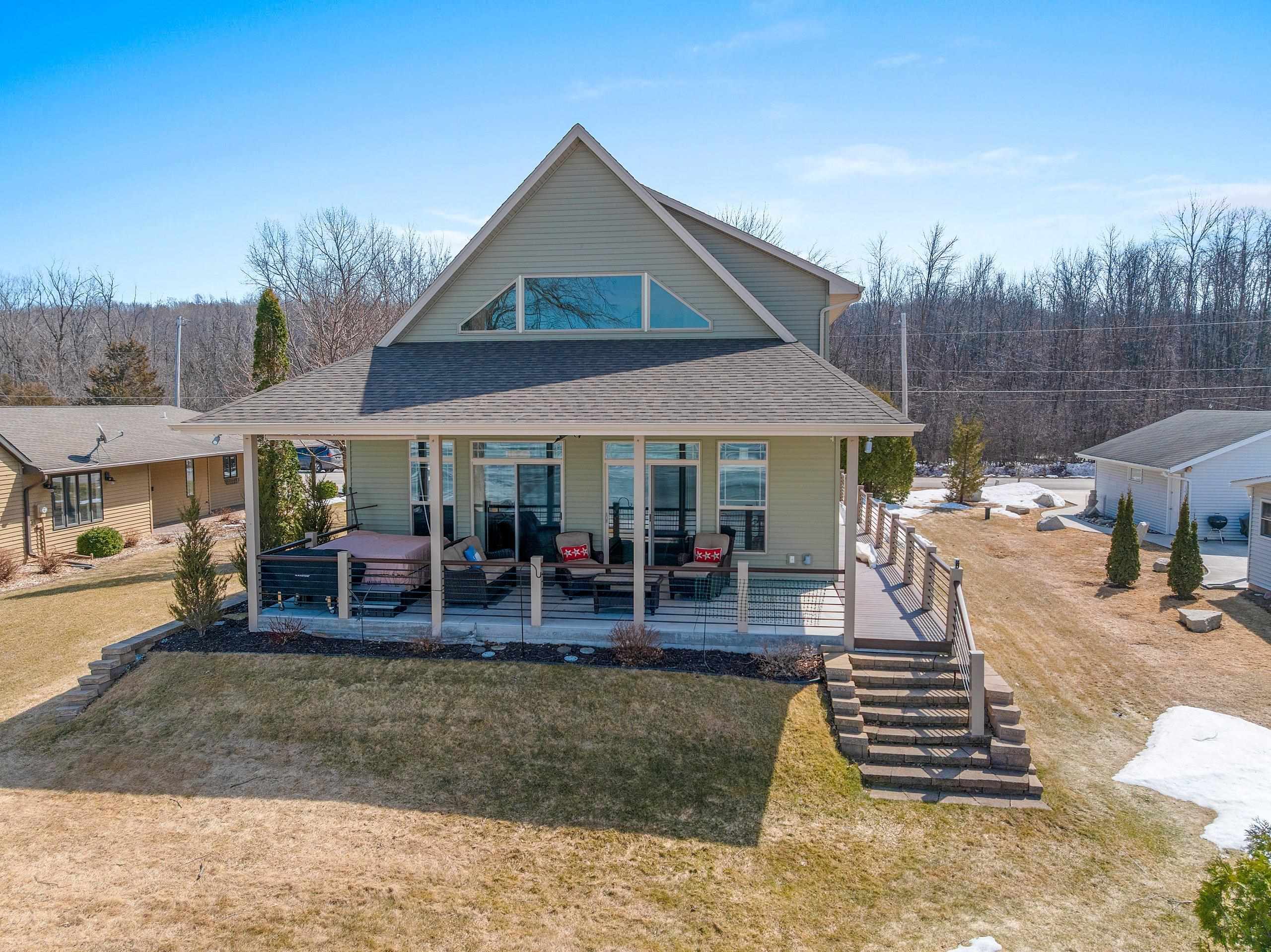 4813 Edgewater Beach Road Green Bay, WI 54311 - Photo 4 of 86