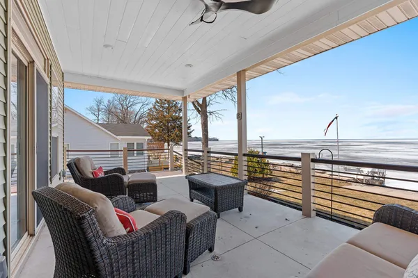 $899,900 | 4813 Edgewater Beach Road, Green Bay, WI 54311