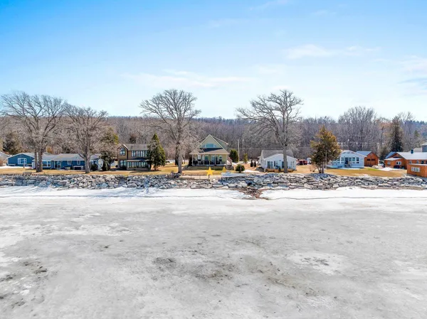$899,900 | 4813 Edgewater Beach Road, Green Bay, WI 54311
