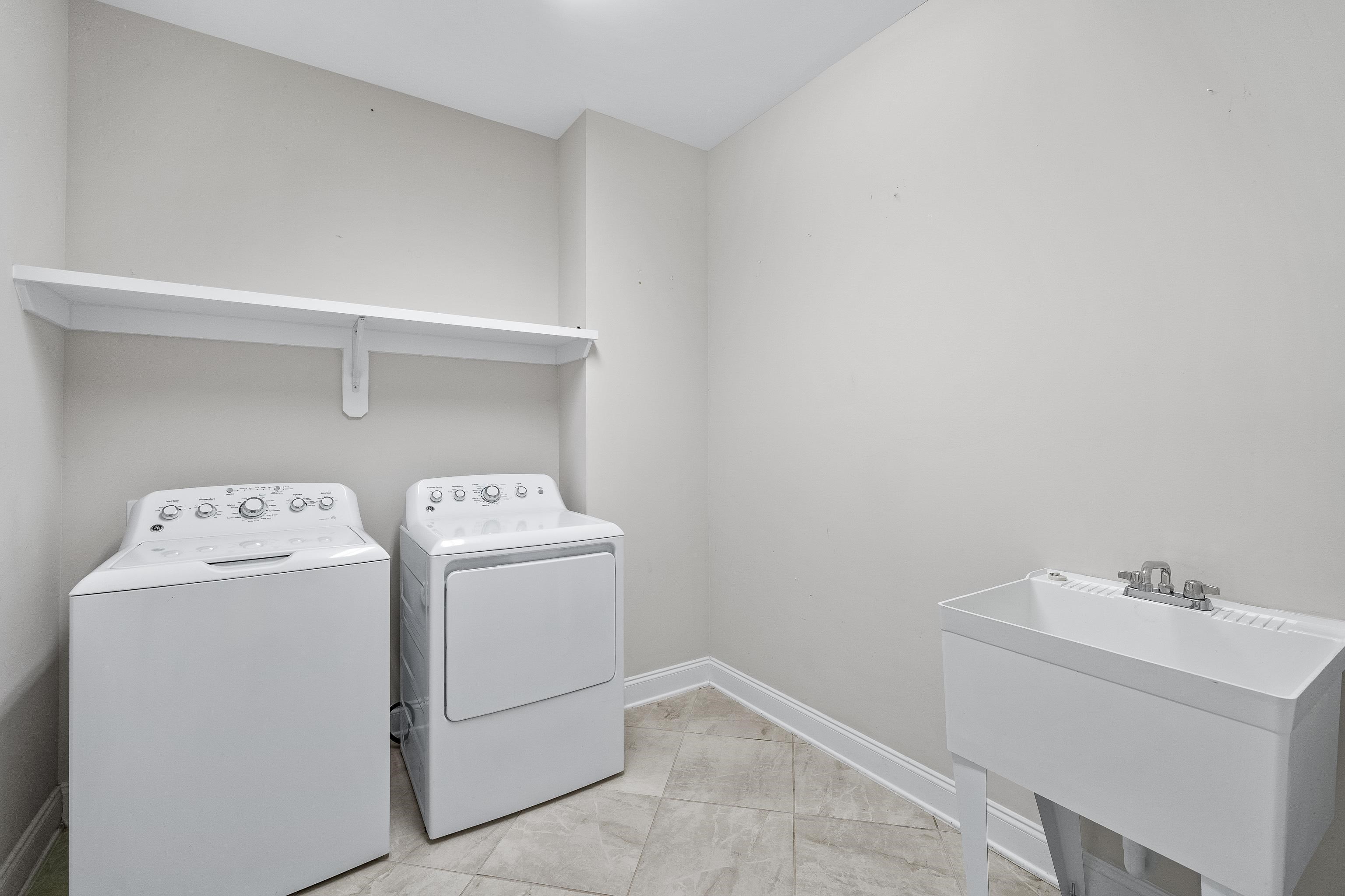 10795 Leesburg Pike Daphne, AL 36526 - Photo 25 of 53 Laundry room with sink