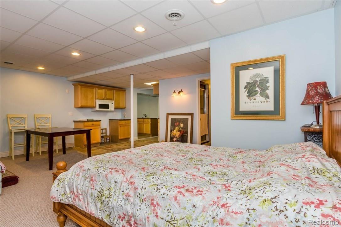 1698 North Sheldon Road Canton, MI 48187 - Photo 28 of 37 26.jpg