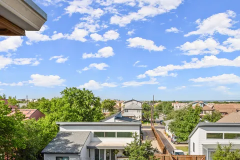 $599,900 | 913 Taulbee Lane, Austin, TX 78757