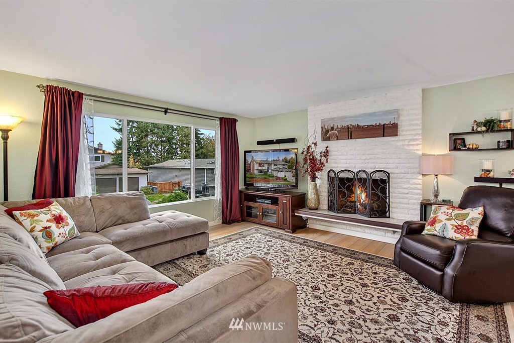 1004 South 31st Court Renton, WA 98055 - Photo 2 of 23 Gallery Image 2