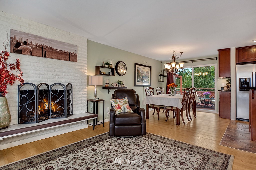 1004 South 31st Court Renton, WA 98055 - Photo 4 of 23 Gallery Image 4