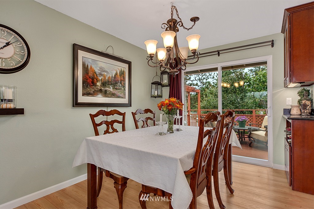 1004 South 31st Court Renton, WA 98055 - Photo 5 of 23 Gallery Image 5