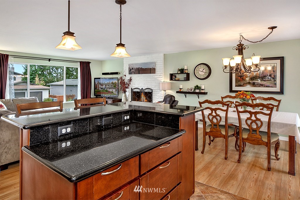 1004 South 31st Court Renton, WA 98055 - Photo 10 of 23 Gallery Image 10