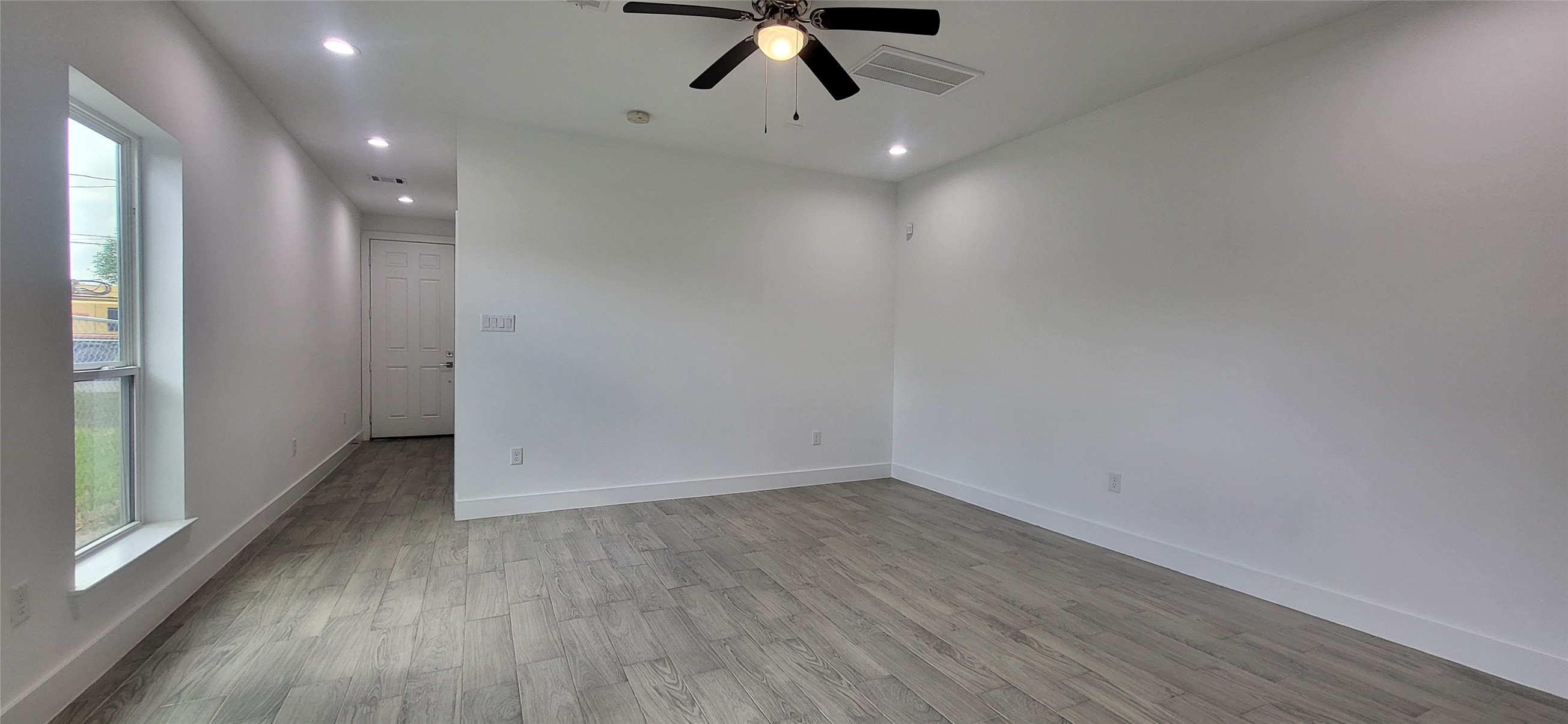 8308 Prairie View Drive Houston, TX 77088 - Photo 3 of 25