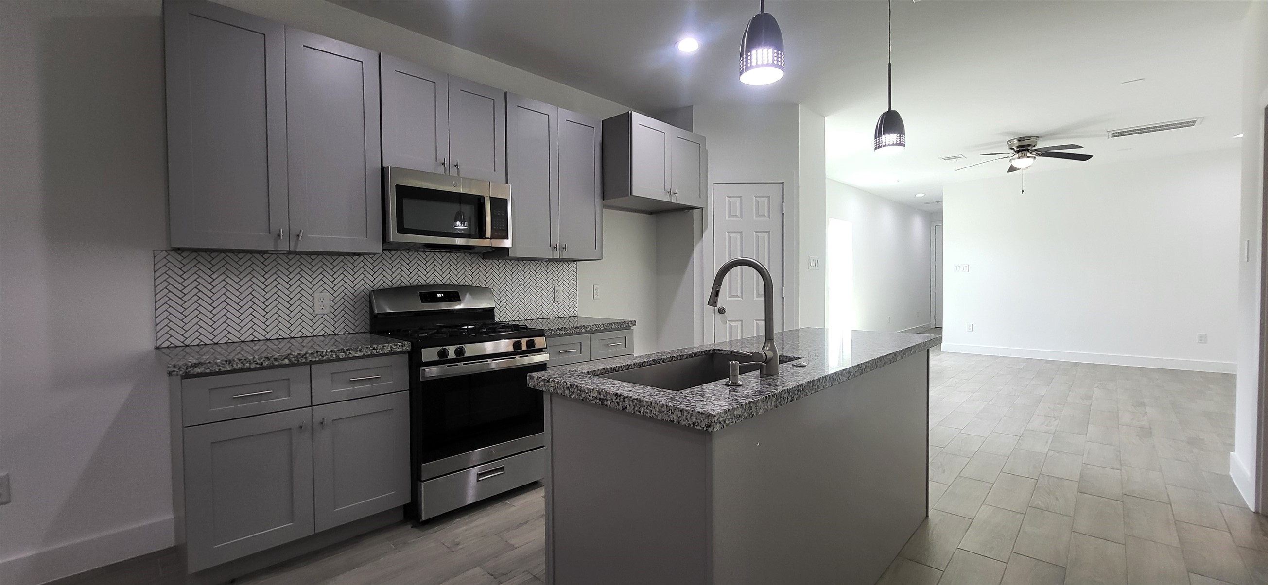 8308 Prairie View Drive Houston, TX 77088 - Photo 6 of 25