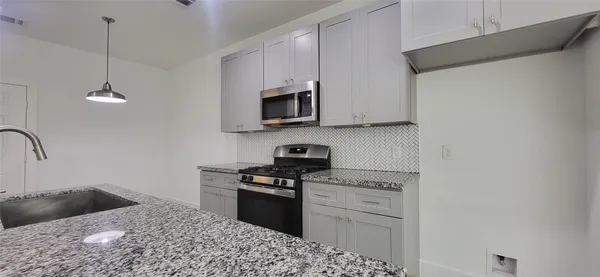 $2,200 | 8308 Prairie View Drive, Houston, TX 77088