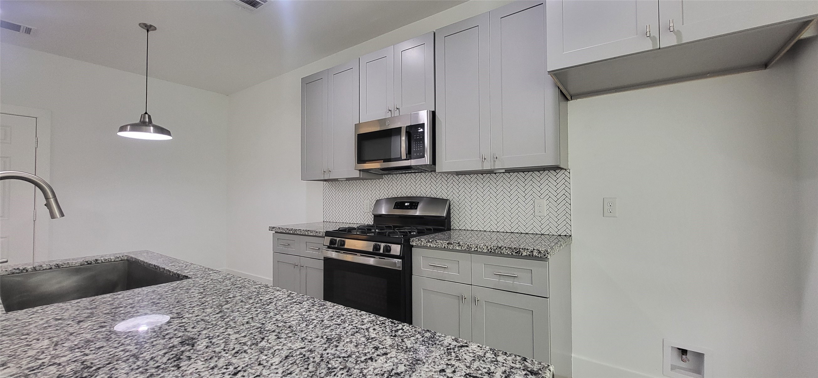 8308 Prairie View Drive Houston, TX 77088 - Photo 8 of 25