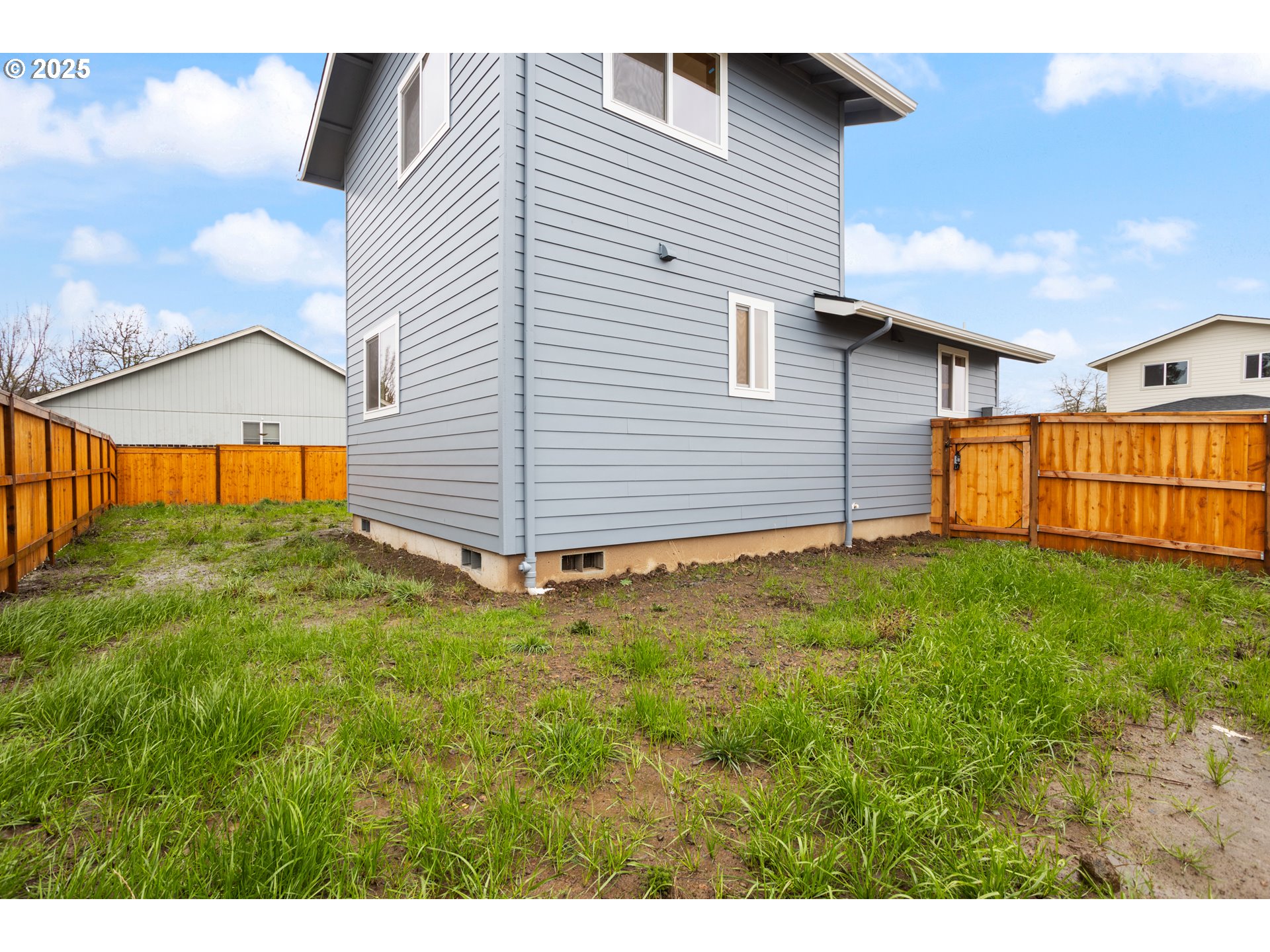 5253 Forest Lane Eugene, OR 97402 - Photo 23 of 25 a backyard of a house with lots of green space